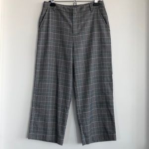 Capri trousers